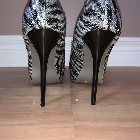 Steve Madden Platform Pumps - Picture 3 of 3